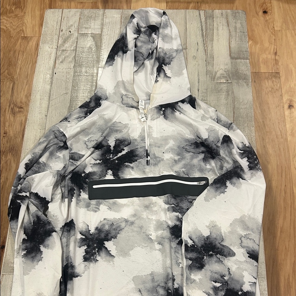 lululemon athletica Black and White Windbreaker